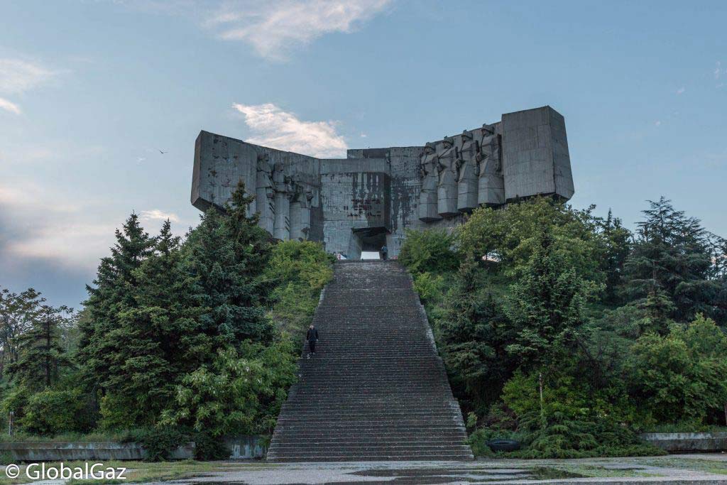 soviet monuments of bulgaria